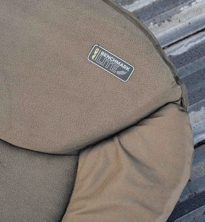 Розкладачка Avid Carp Benchmark Lite Memory Foam Bed