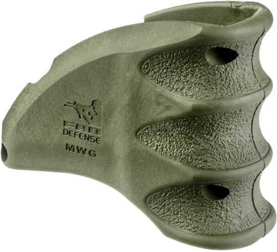 Накладка FAB Defense MWG на шахту магазина AR15/M16. Колір - оливковий